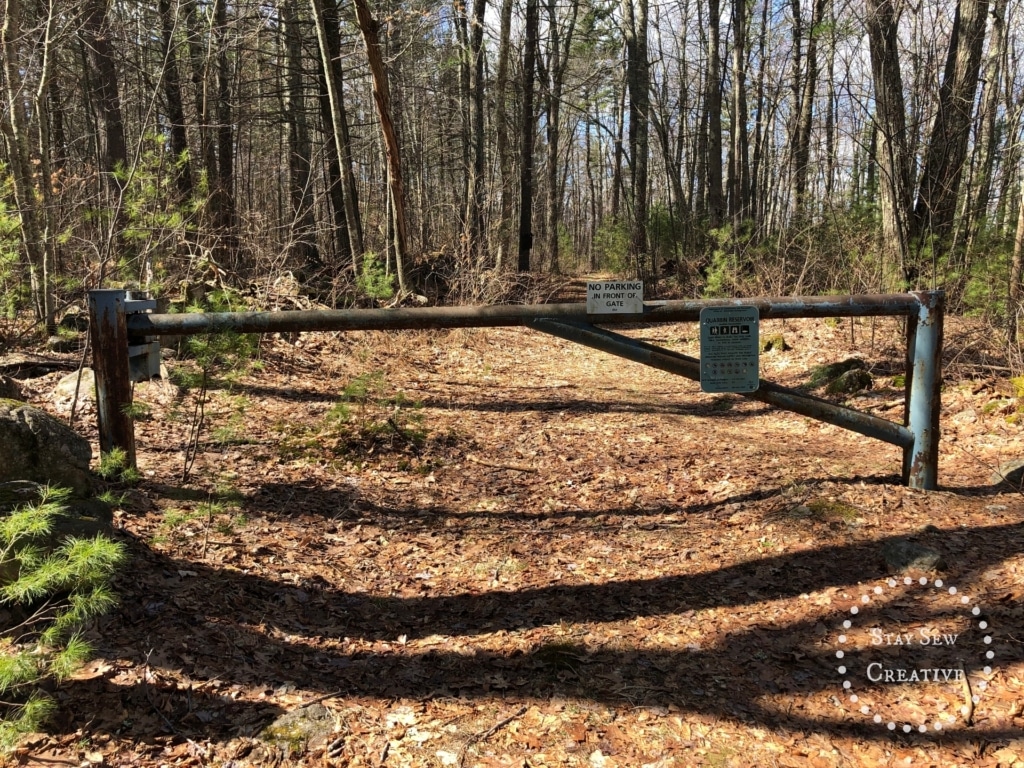 Unnumbered gate on path